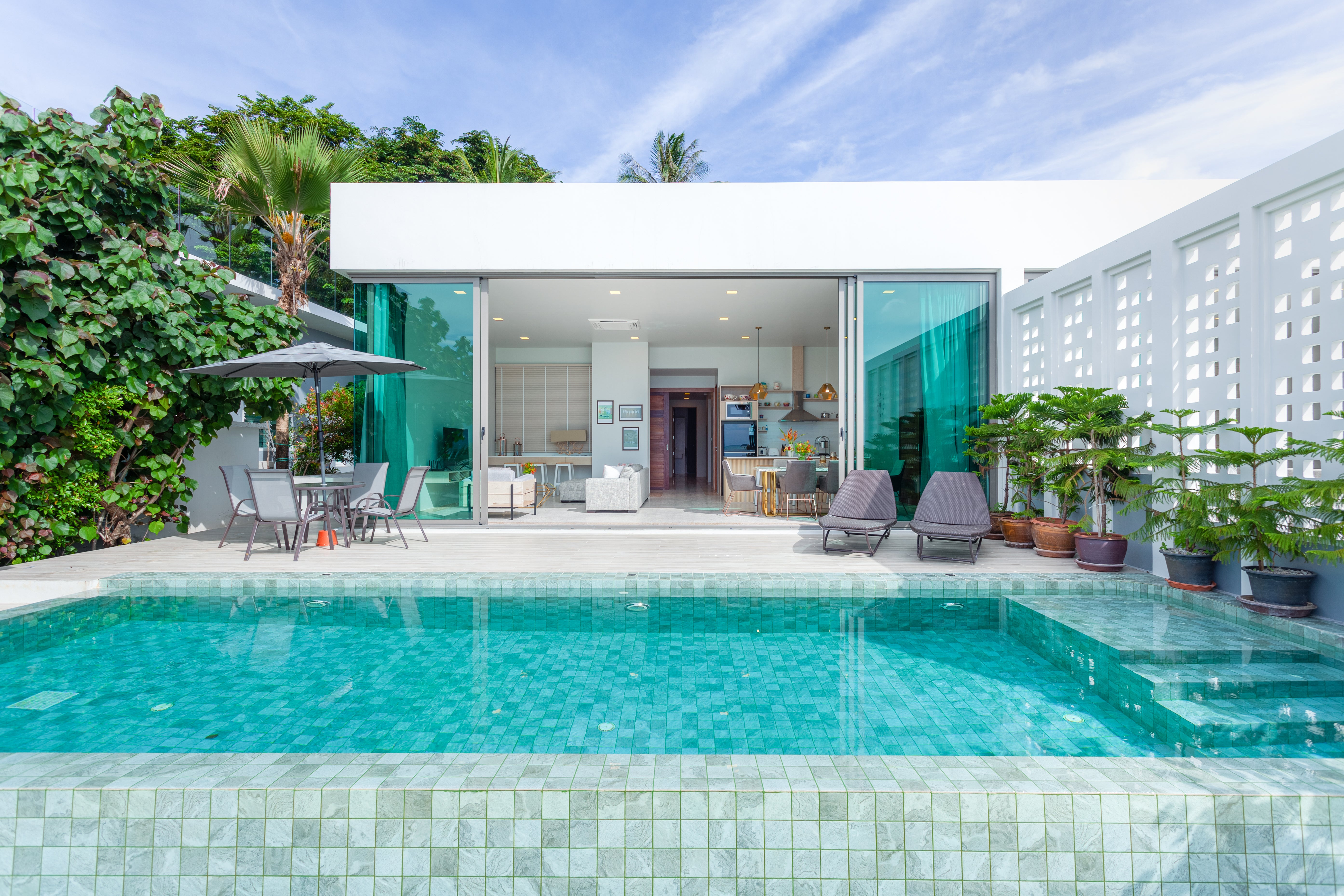 Signature Beachfront Pool Villa