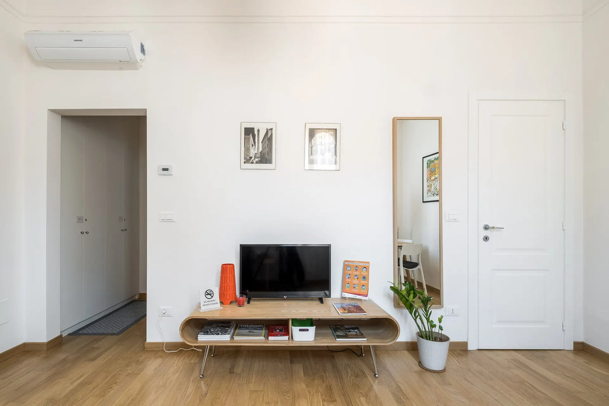 Suite Garisenda, a renovated apartment at Canonica Suites in Bologna's historic centre