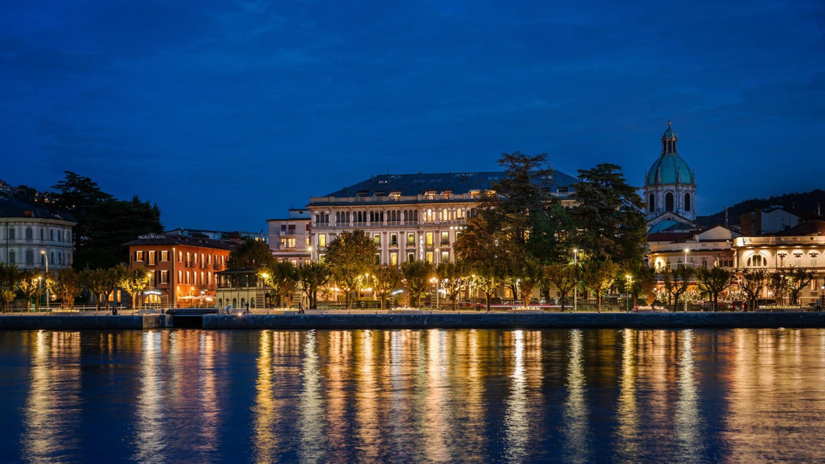 Palace Hotel and the Como waterfront at night