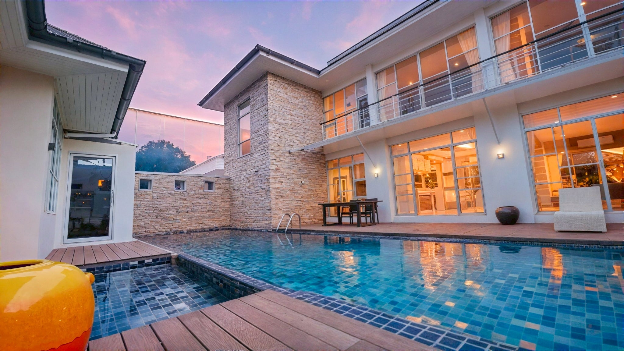 Chalong Renovated Luxury Villa