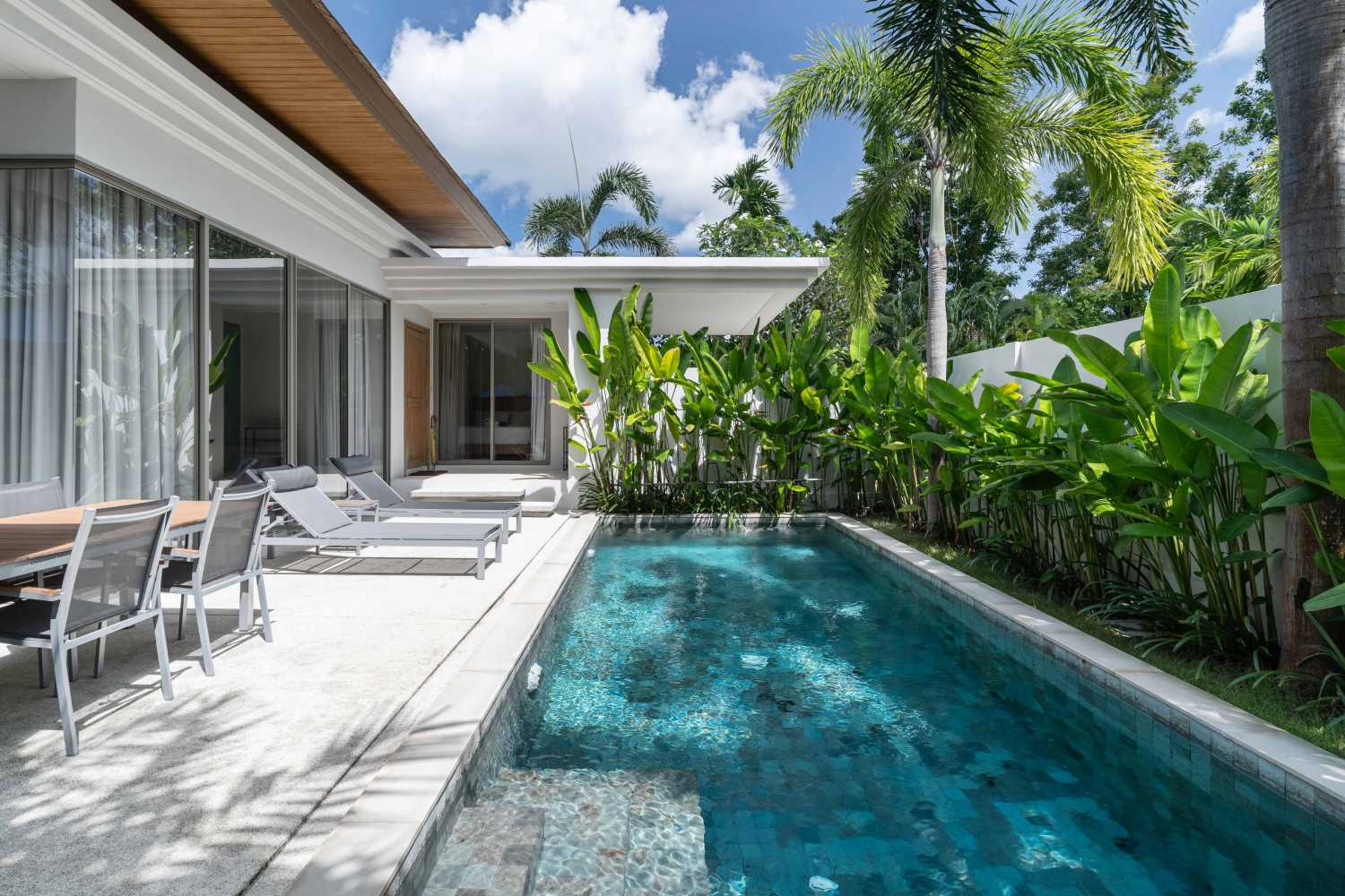 Villa Tropical Plants and Fowers
