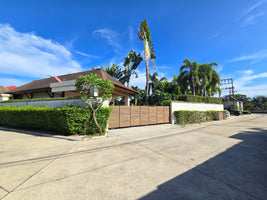 Oriental Style Pool Villa