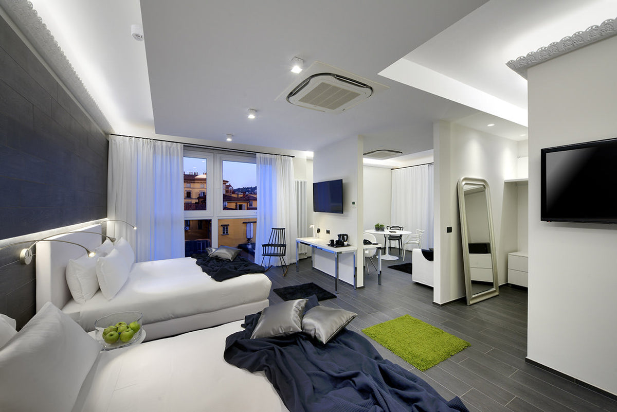 Panoramic view of the Business Suite at Hotel Metropolitan