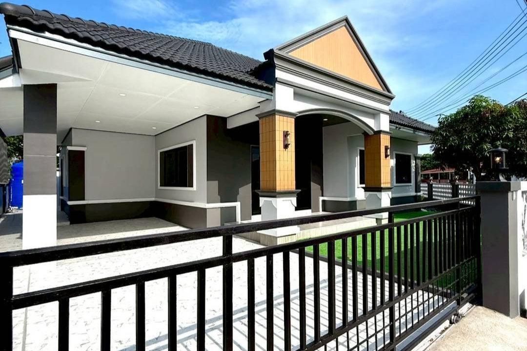 Spacious Modern Home Thalang