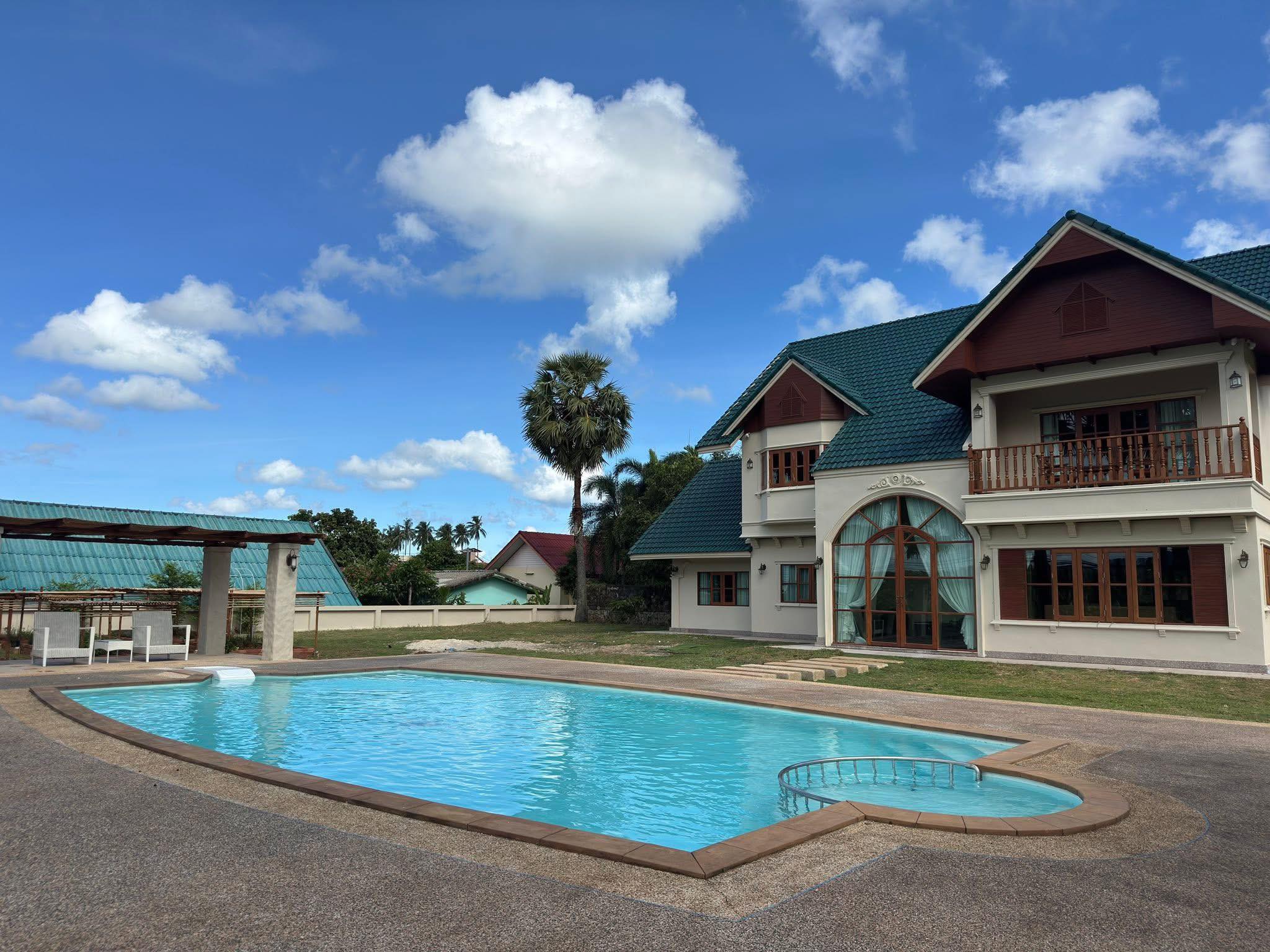For Rent The Villa Five Spacious