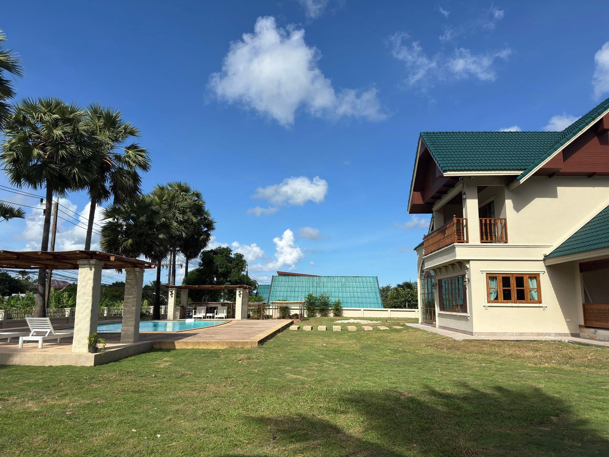 For Rent The Villa Five Spacious
