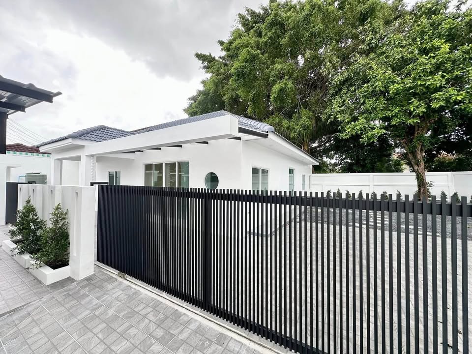 Modern Corner House Chalong