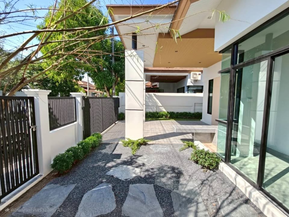Modern Phuket Town Home