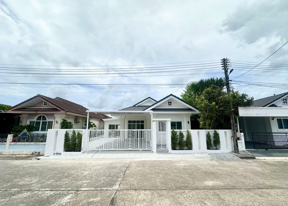 Corner House Thalang