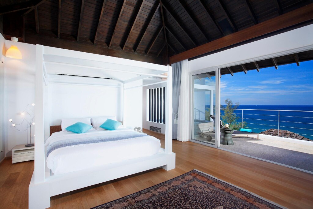 Grand Seaview Holiday Villa