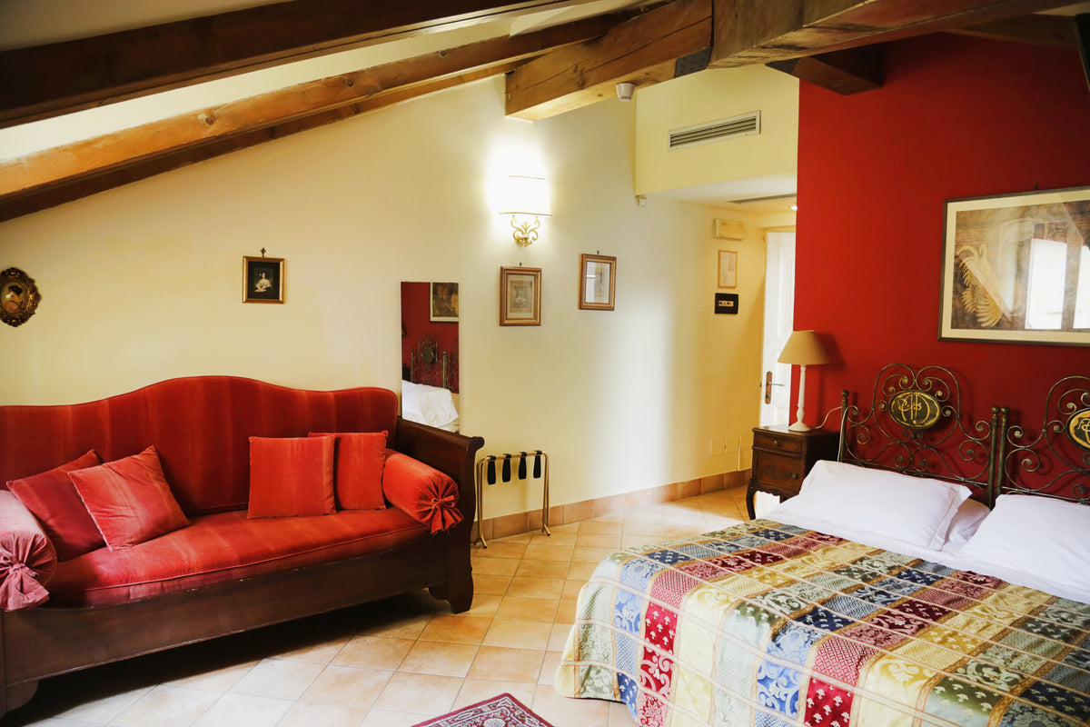 The Junior Suite at Albergo delle Drapperie, Bologna