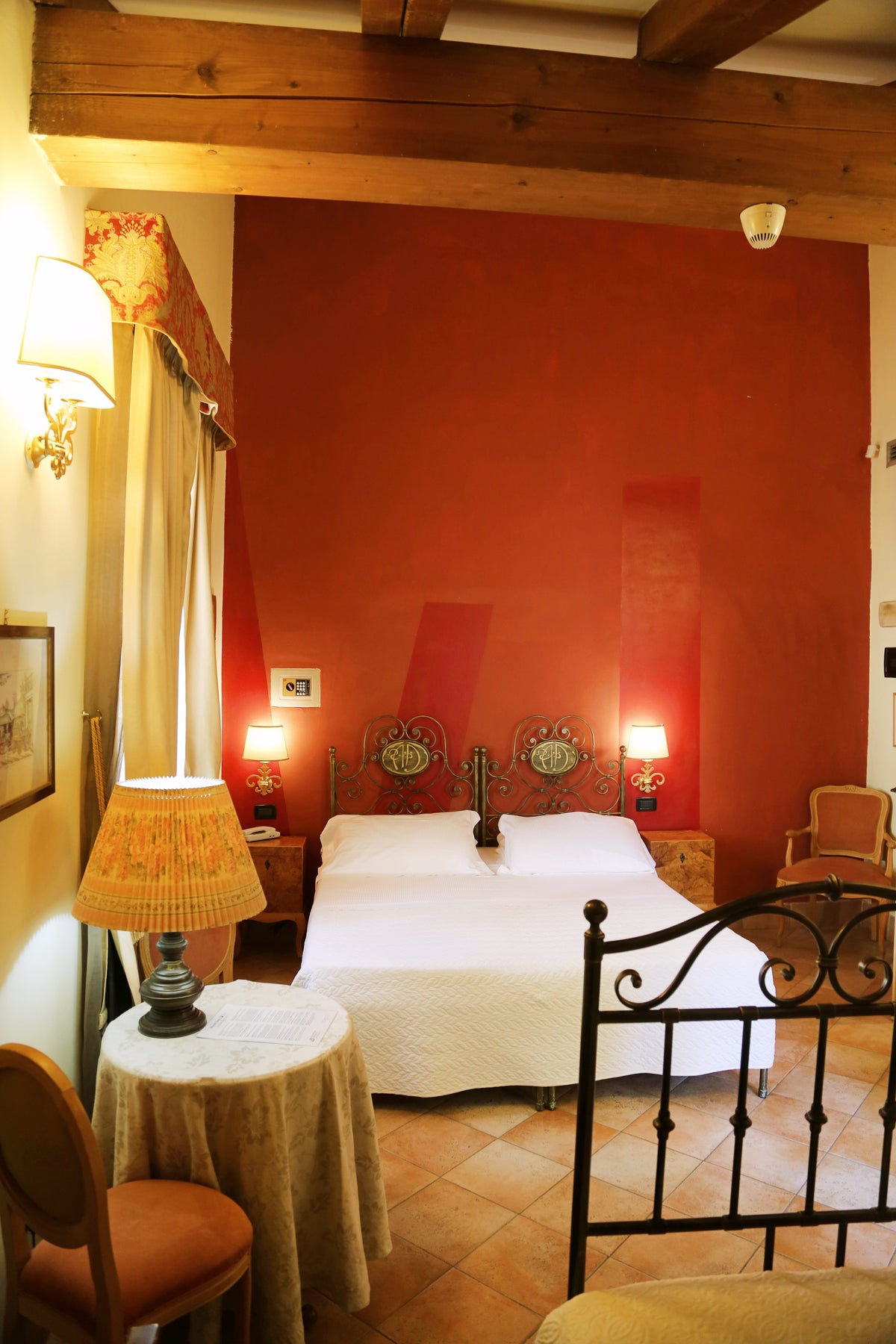 Junior Suite photo from Albergo delle Drapperie's room gallery