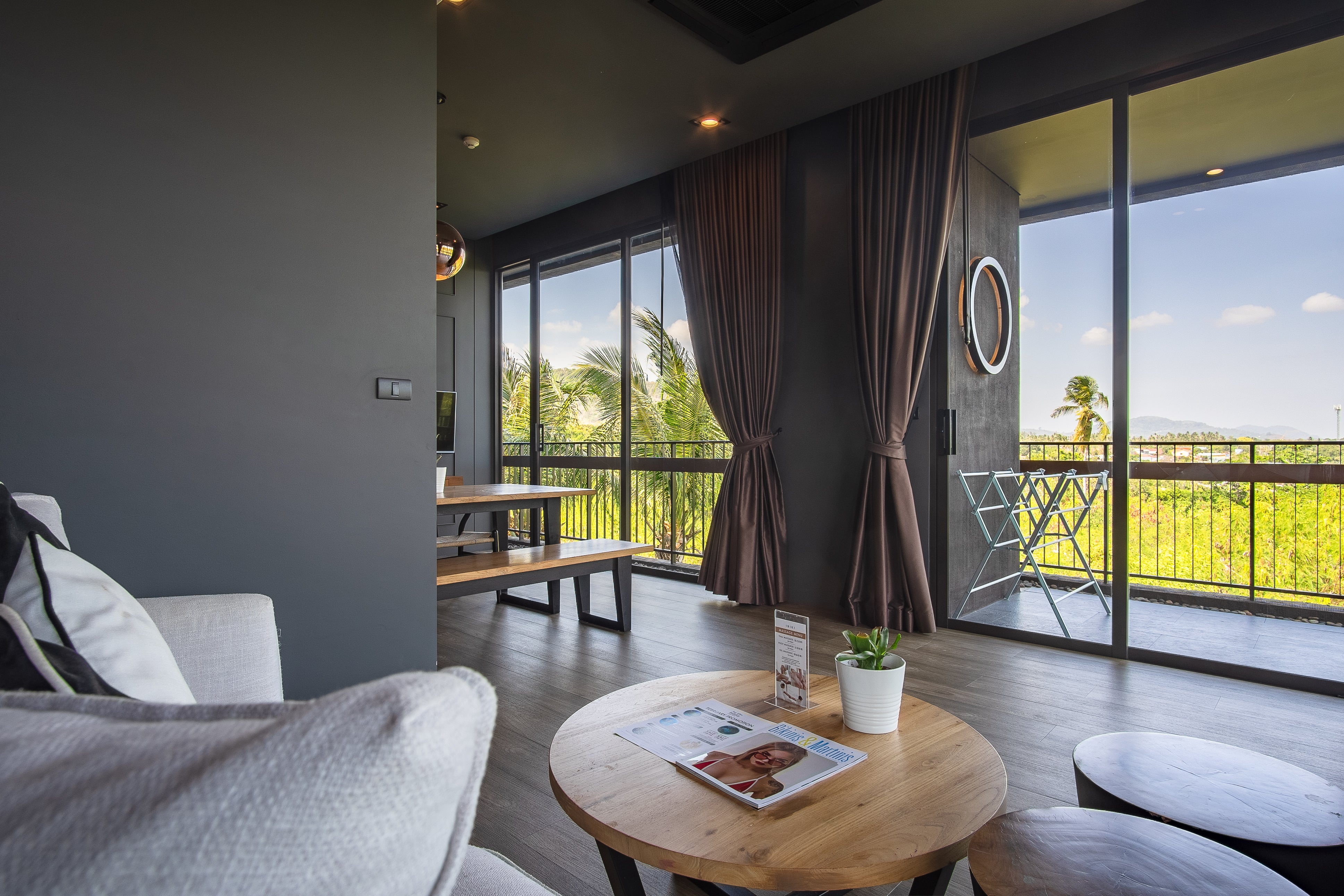 Condo Luxury Corner Mountain View