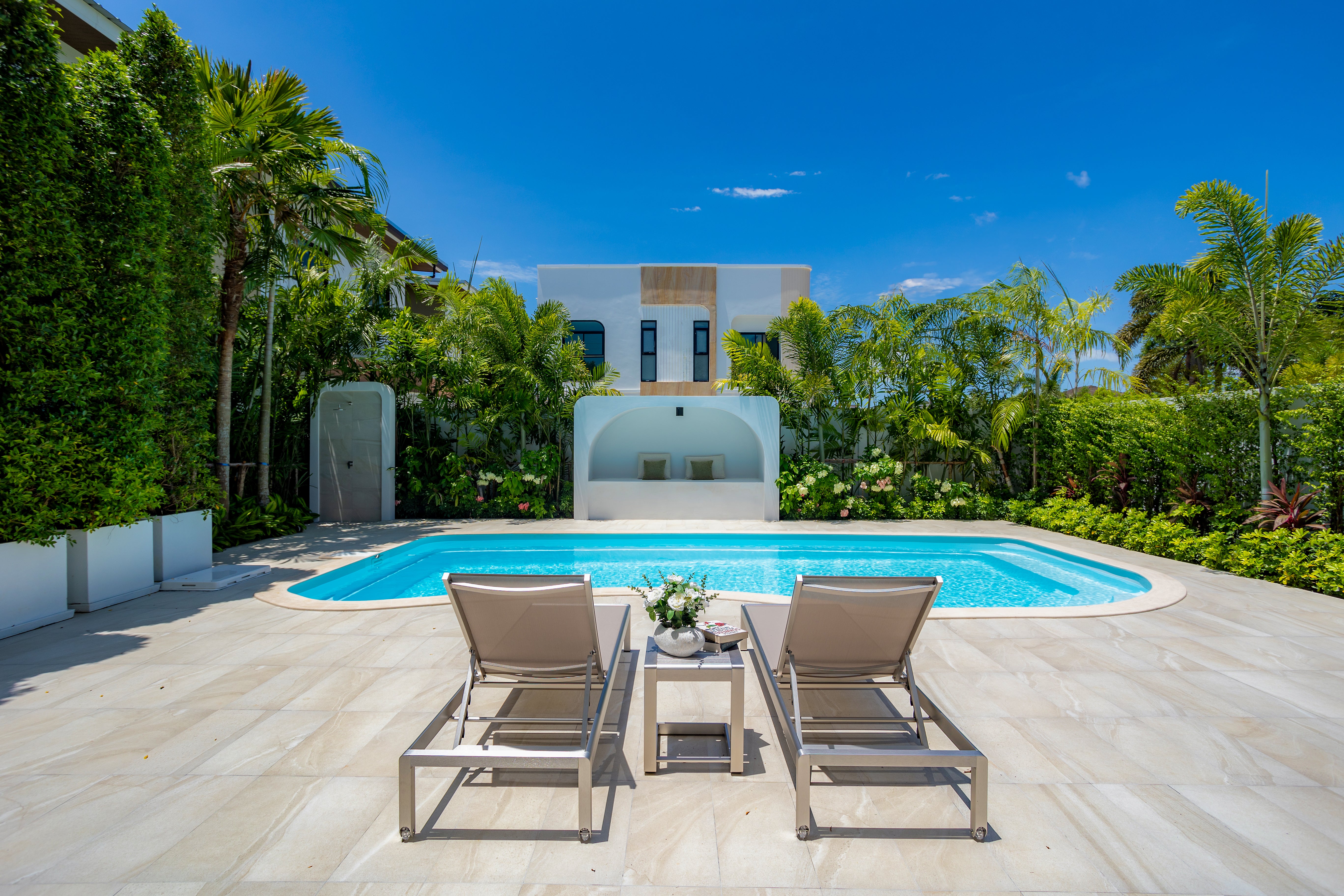 Tranquil Pool Villa Thalang