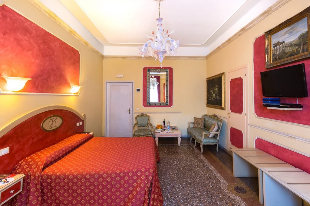 Camera Rossa interior at Antica Residenza d'Azeglio
