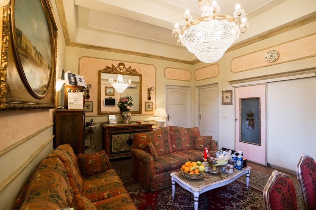 The living room (soggiorno) at Antica Residenza d'Azeglio