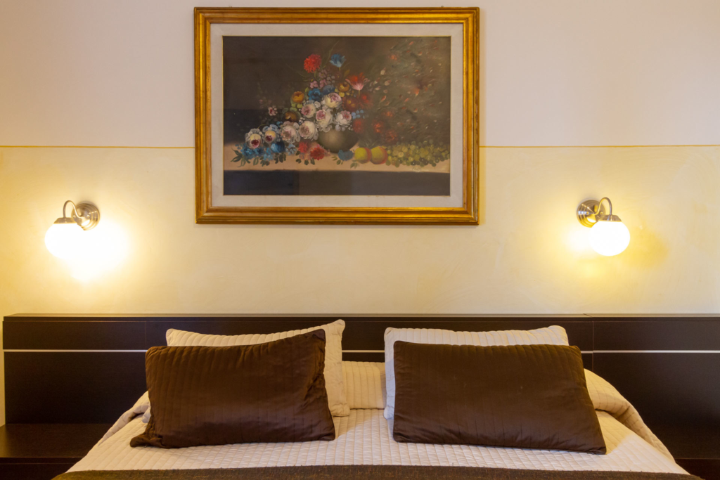 A double room at Albergo Garisenda