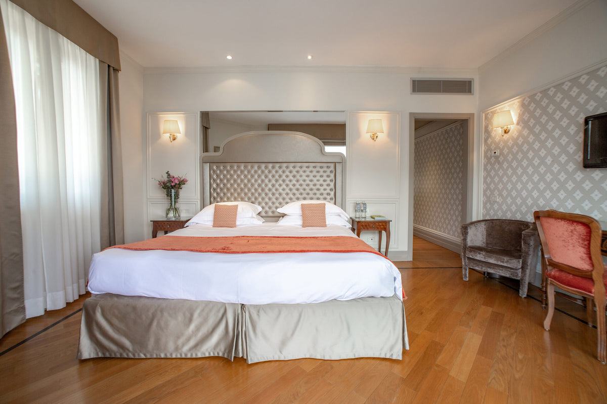 A Junior Suite at Hotel Villa Flori