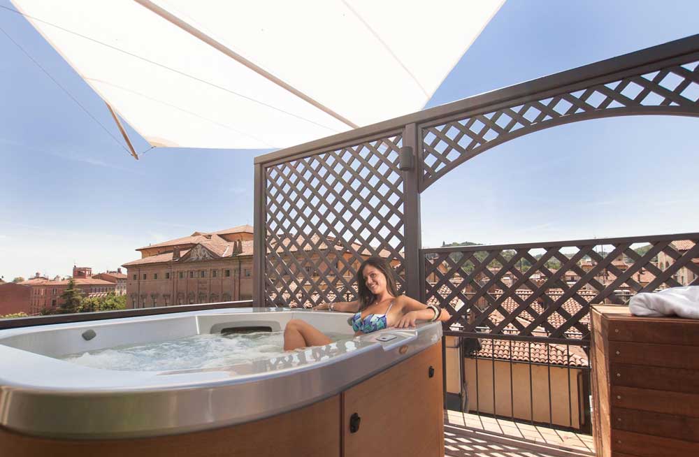 The summer jacuzzi on Hotel Touring's Terrazza Panoramica Mattuiani
