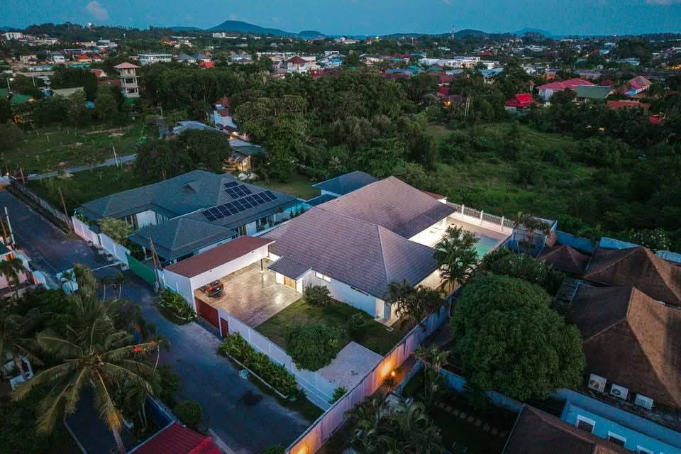 Modern Villa in Prestigious Soi Nanachat