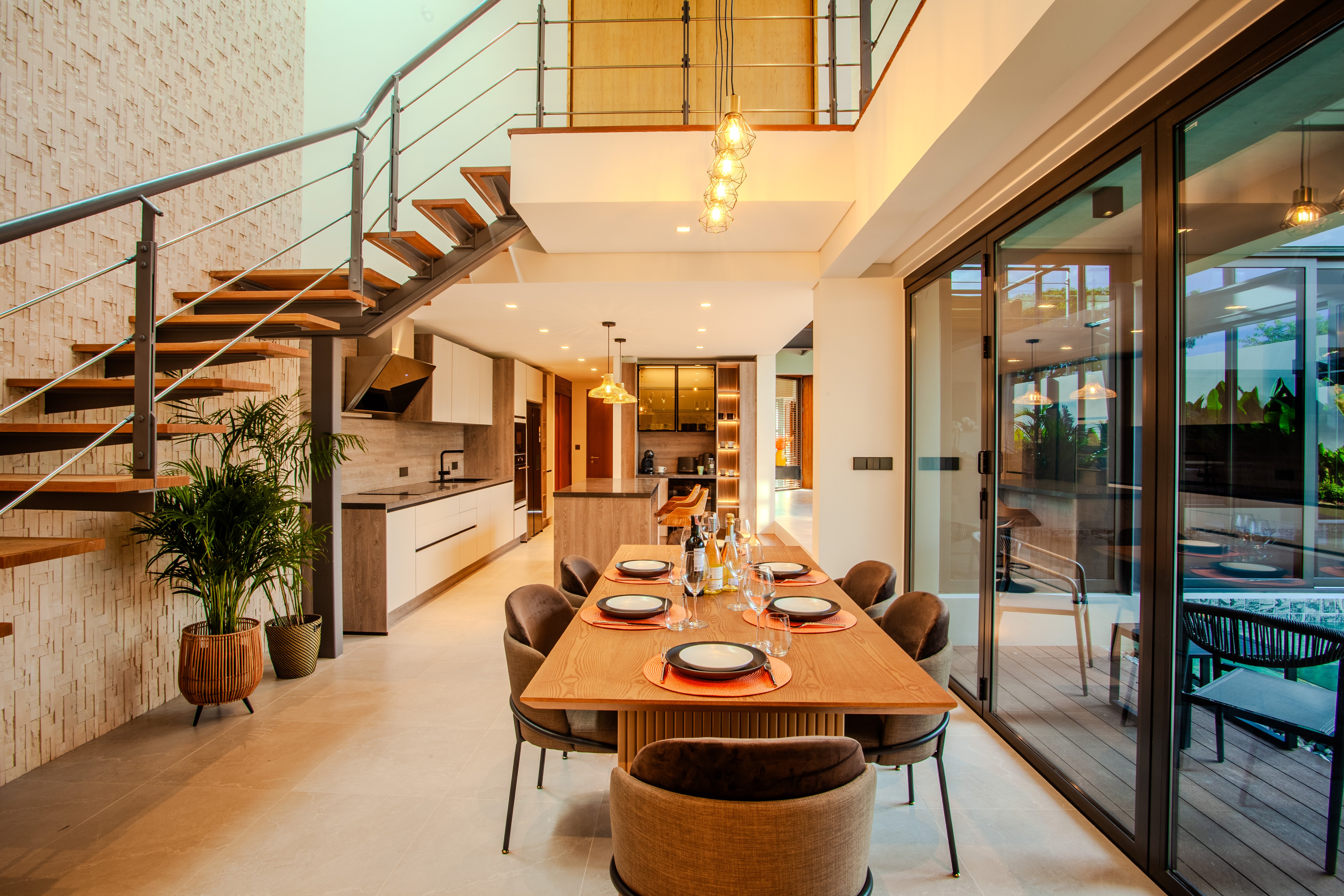 Four Bedroom Modern Luxury Living