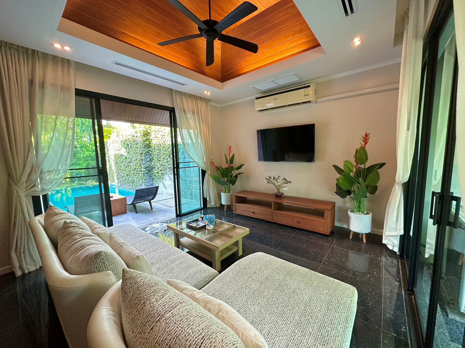 Honeymoon Pool Villa