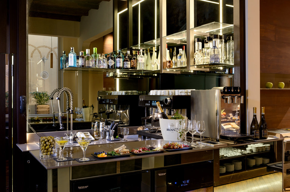 The lounge bar at Hotel Metropolitan