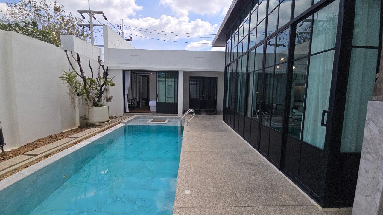 Pool Villa in Asian Fusion Style