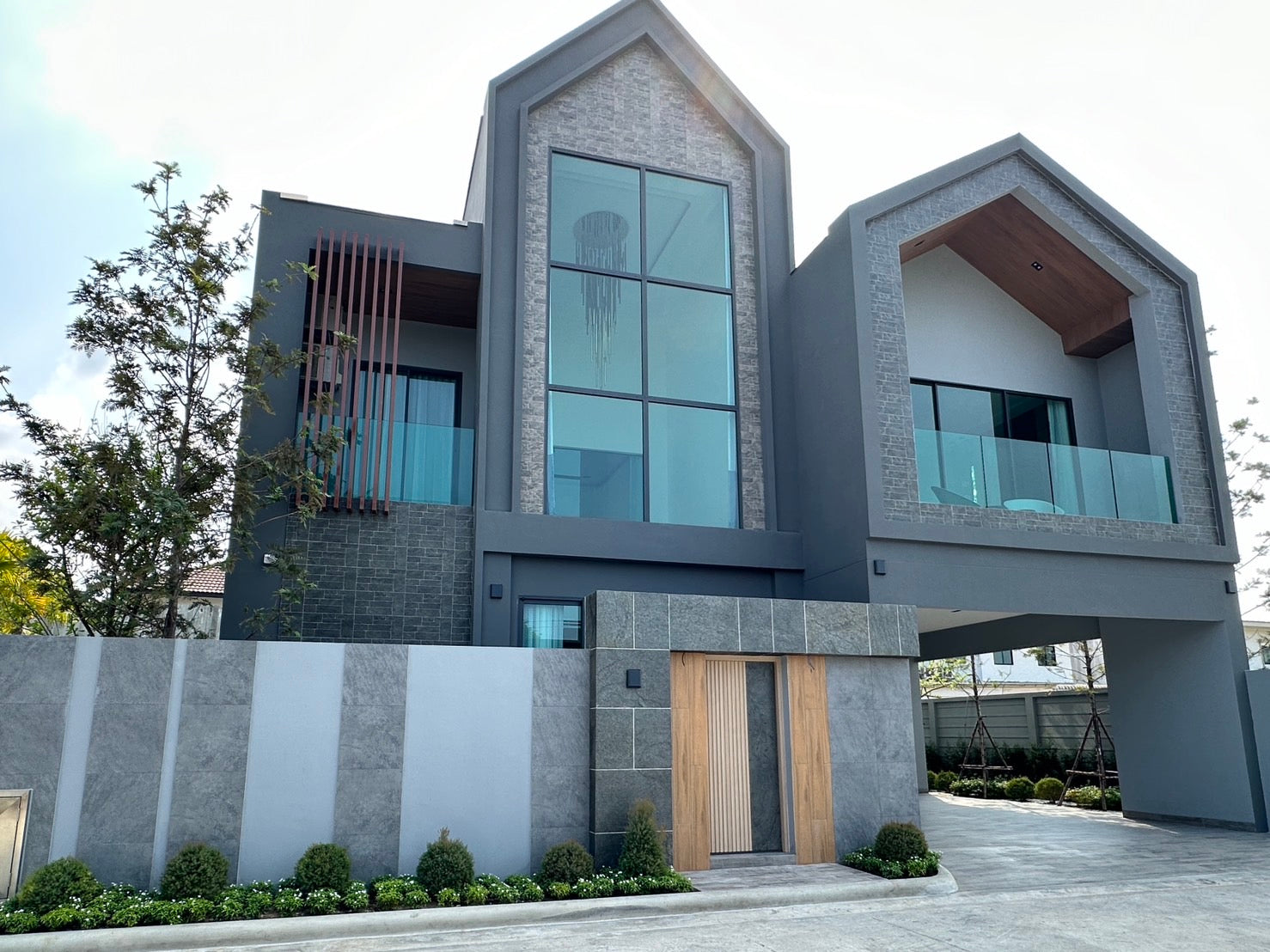Sale Exquisite Villas in North Pattaya