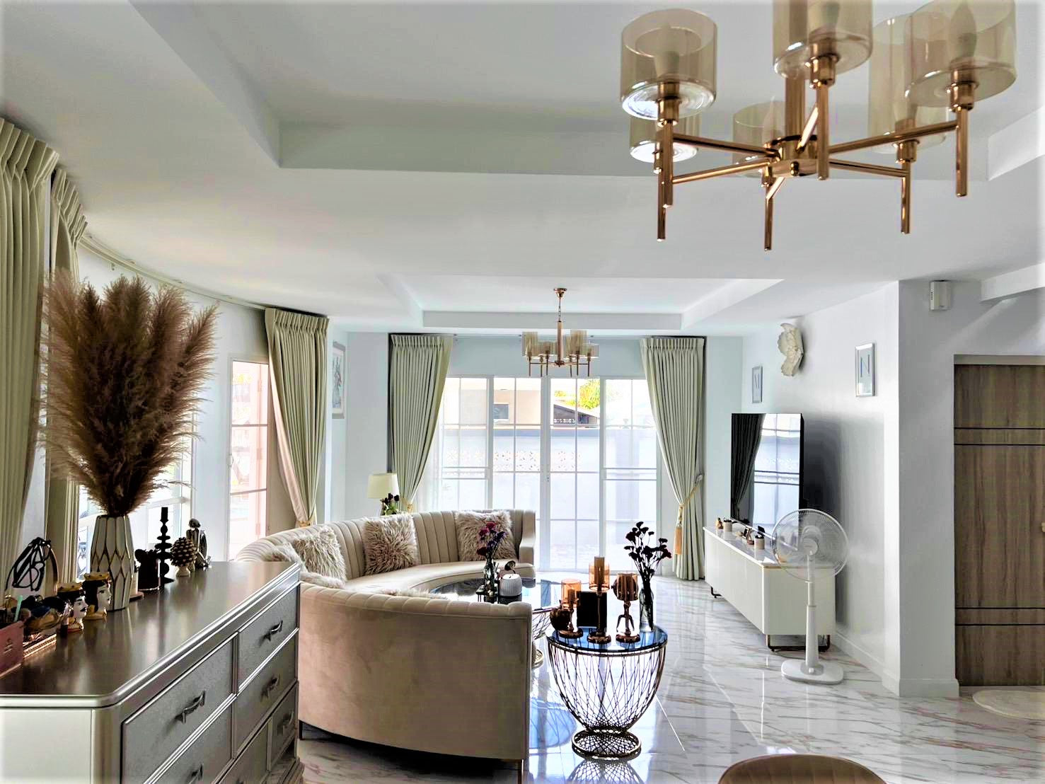 Private Villa for Sale in Chalong