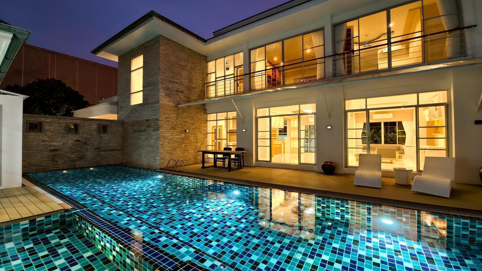Sale A luxurious resort-style villa