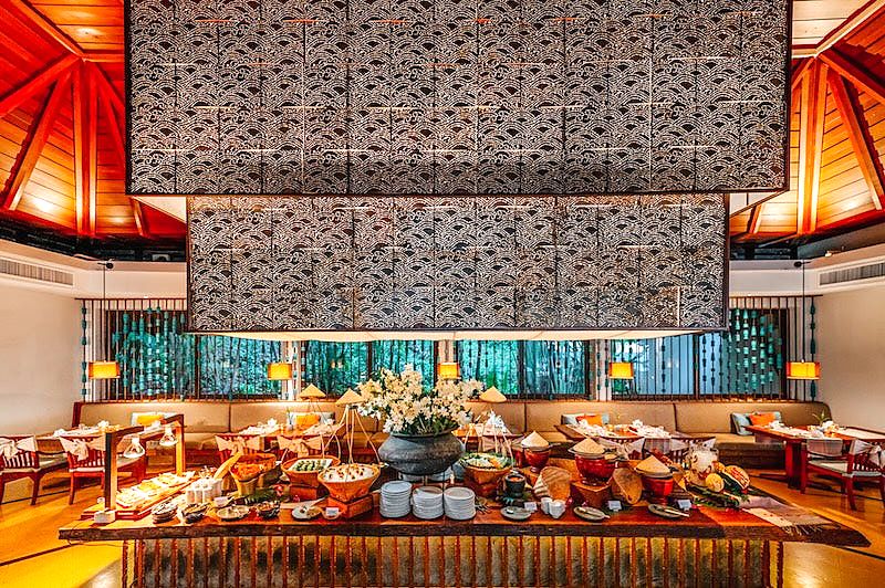 The buffet and dining room at Spice N' Rice, Pimalai