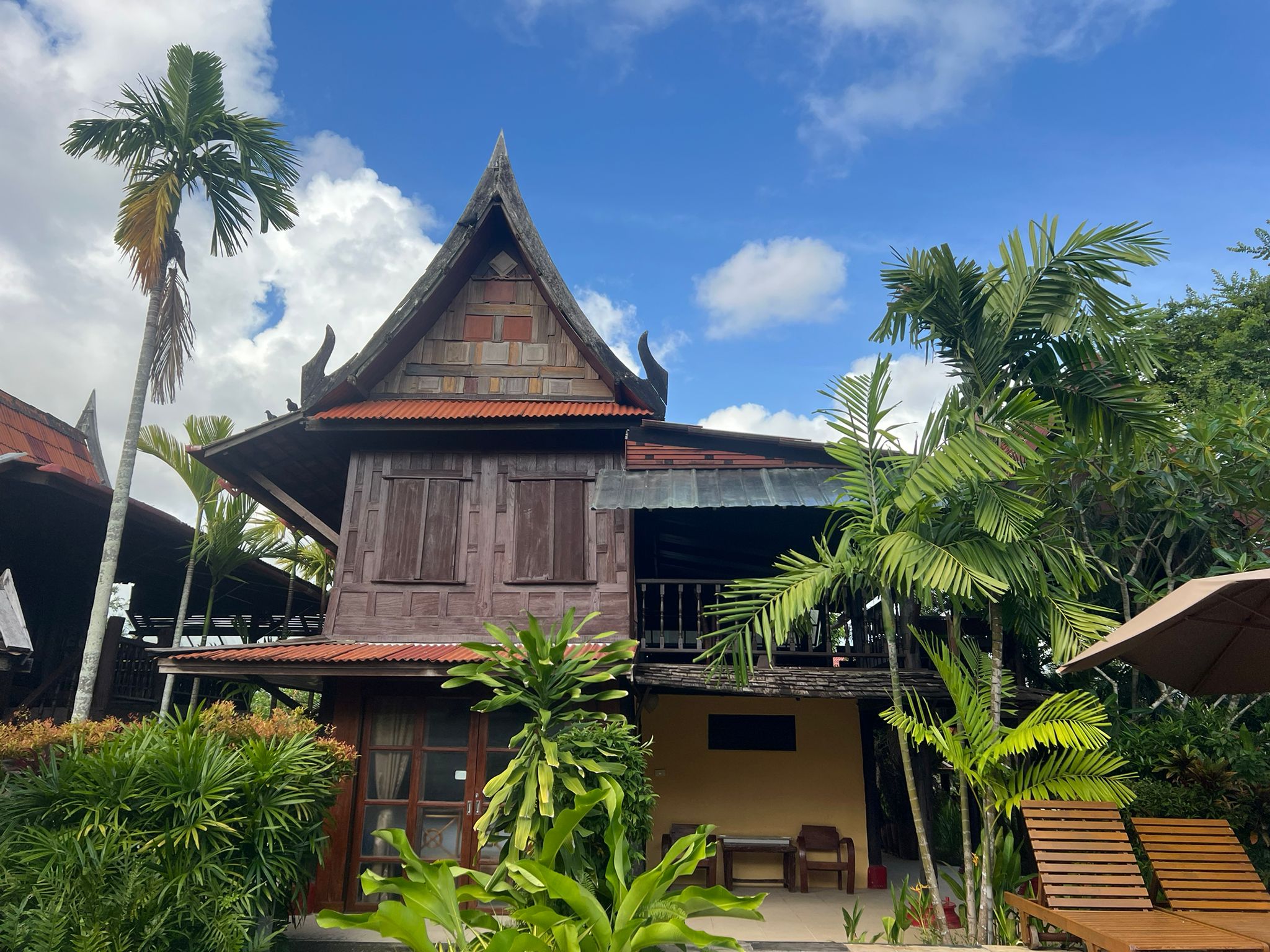 Thai-Style Villas for Sublease
