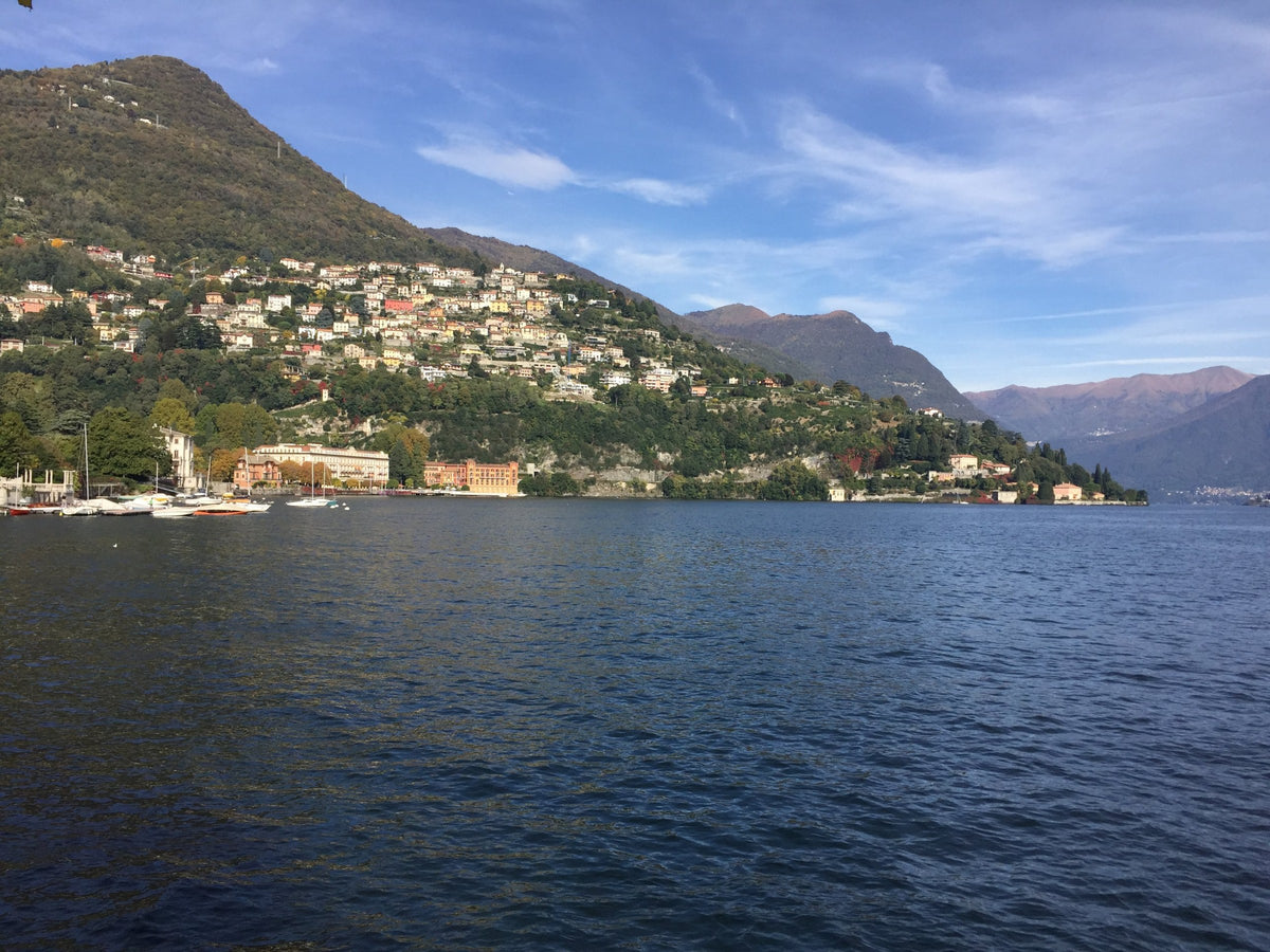 The lake and its western shore on an autumn afternoon