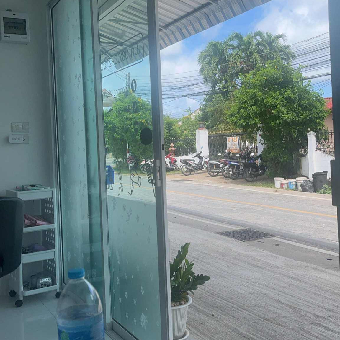 Hair & Nail Salon At Chalong