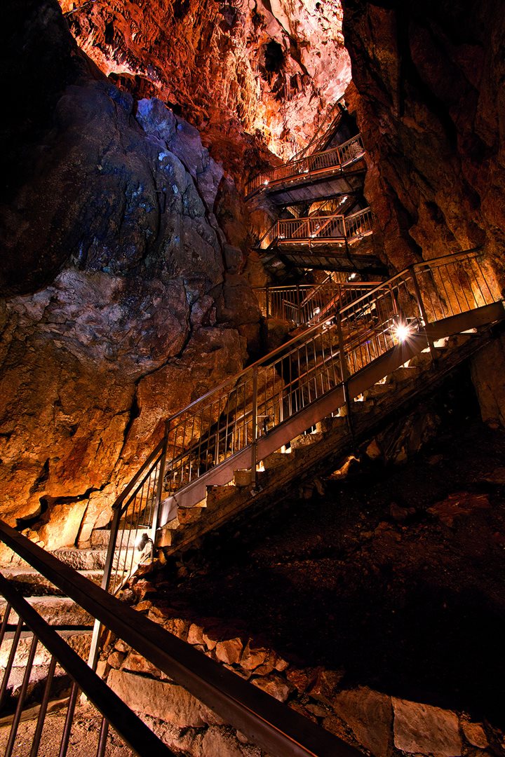 Stairway down into Grotta Gigante