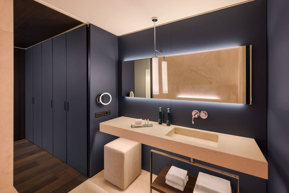 A guest bathroom at Hilton Lake Como
