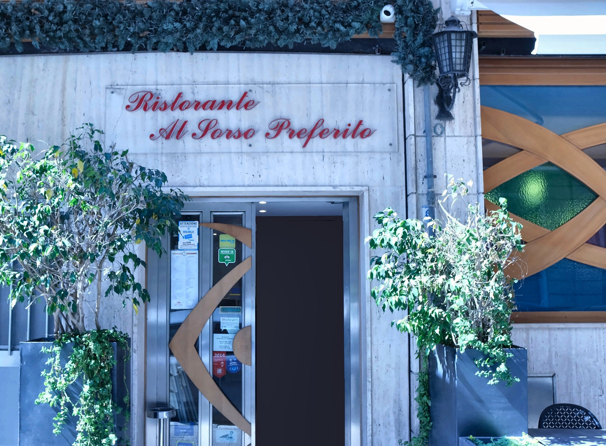 The entrance and sign of Ristorante Al Sorso Preferito