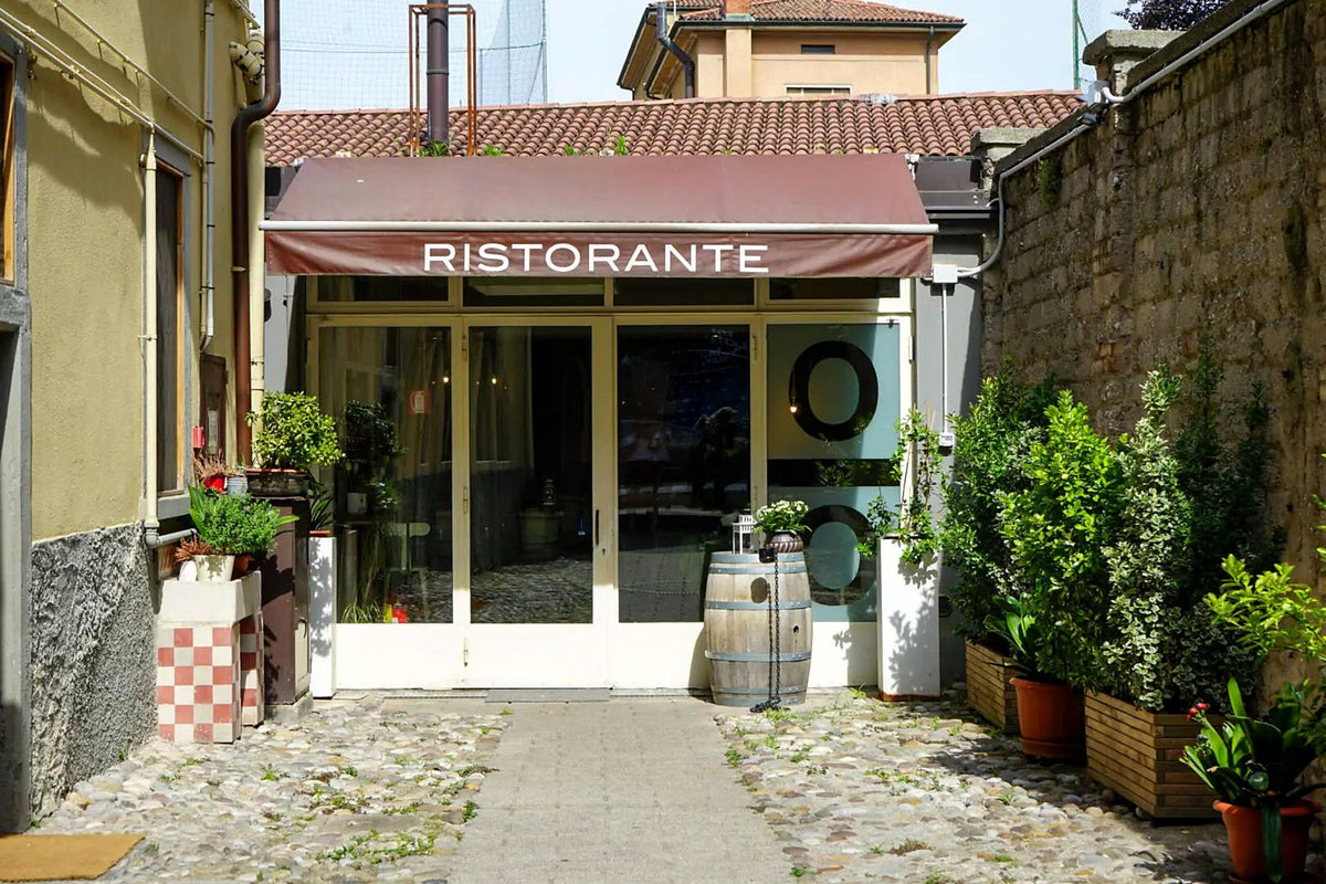 Courtyard entrance of Alba Ristorante