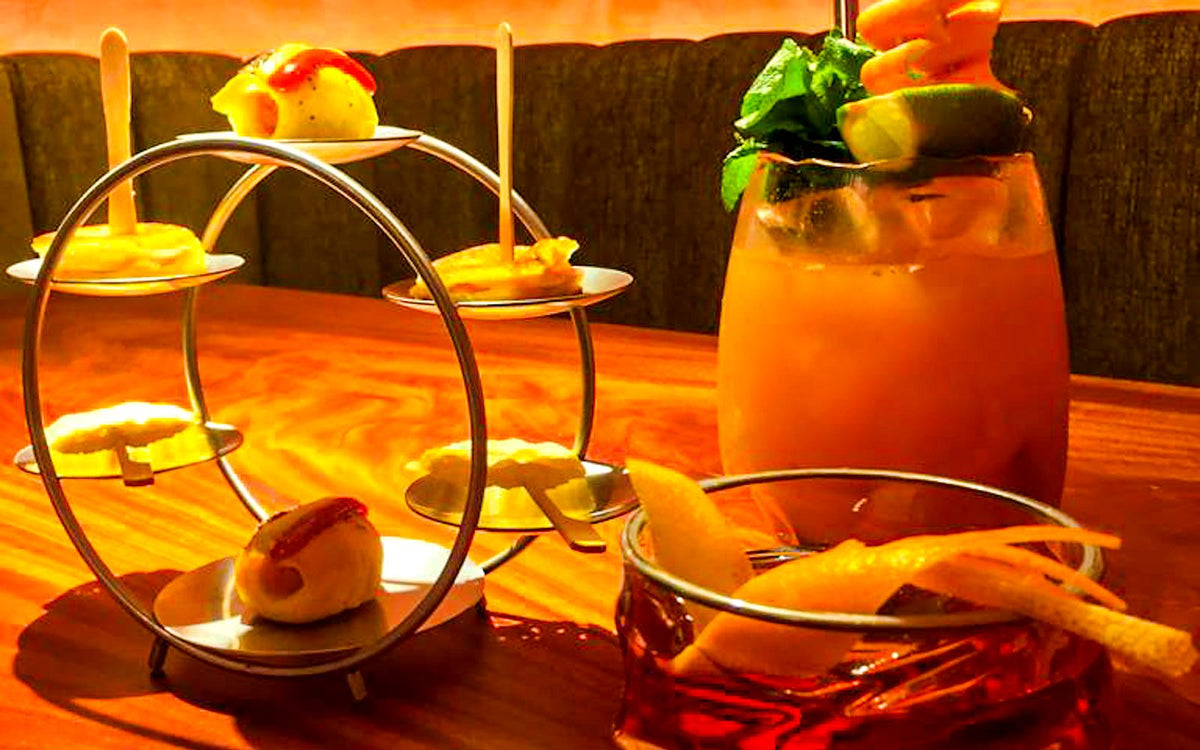 Aperitivo stand and spritz at Cavour 1880