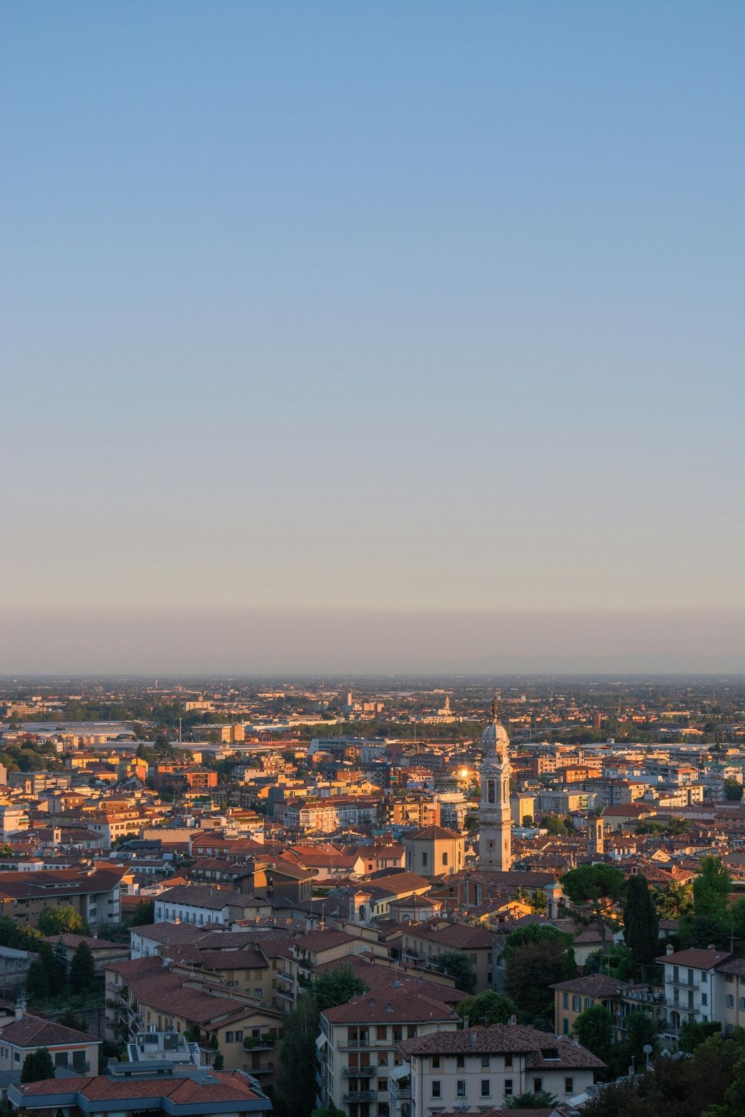 Città Bassa stretching towards the plain