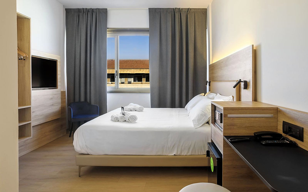 Deluxe double room at B&B Hotel Catania City Center