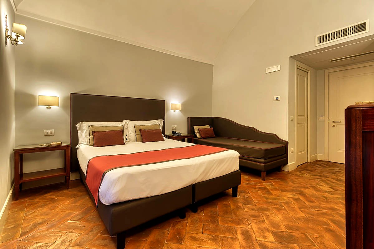 Comfort room at Decumani Hotel de Charme