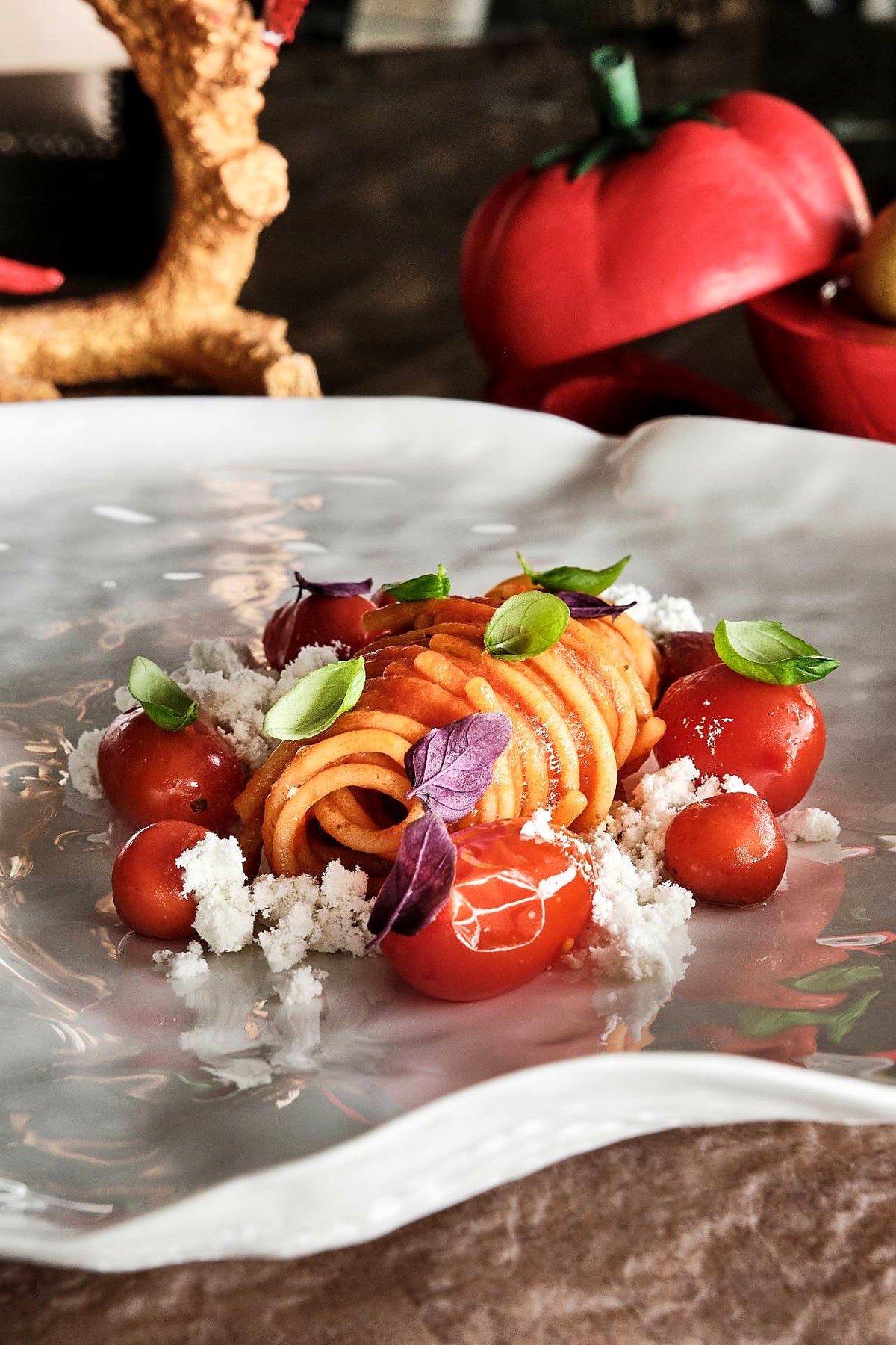 Spaghetti with cherry tomatoes at George Restaurant