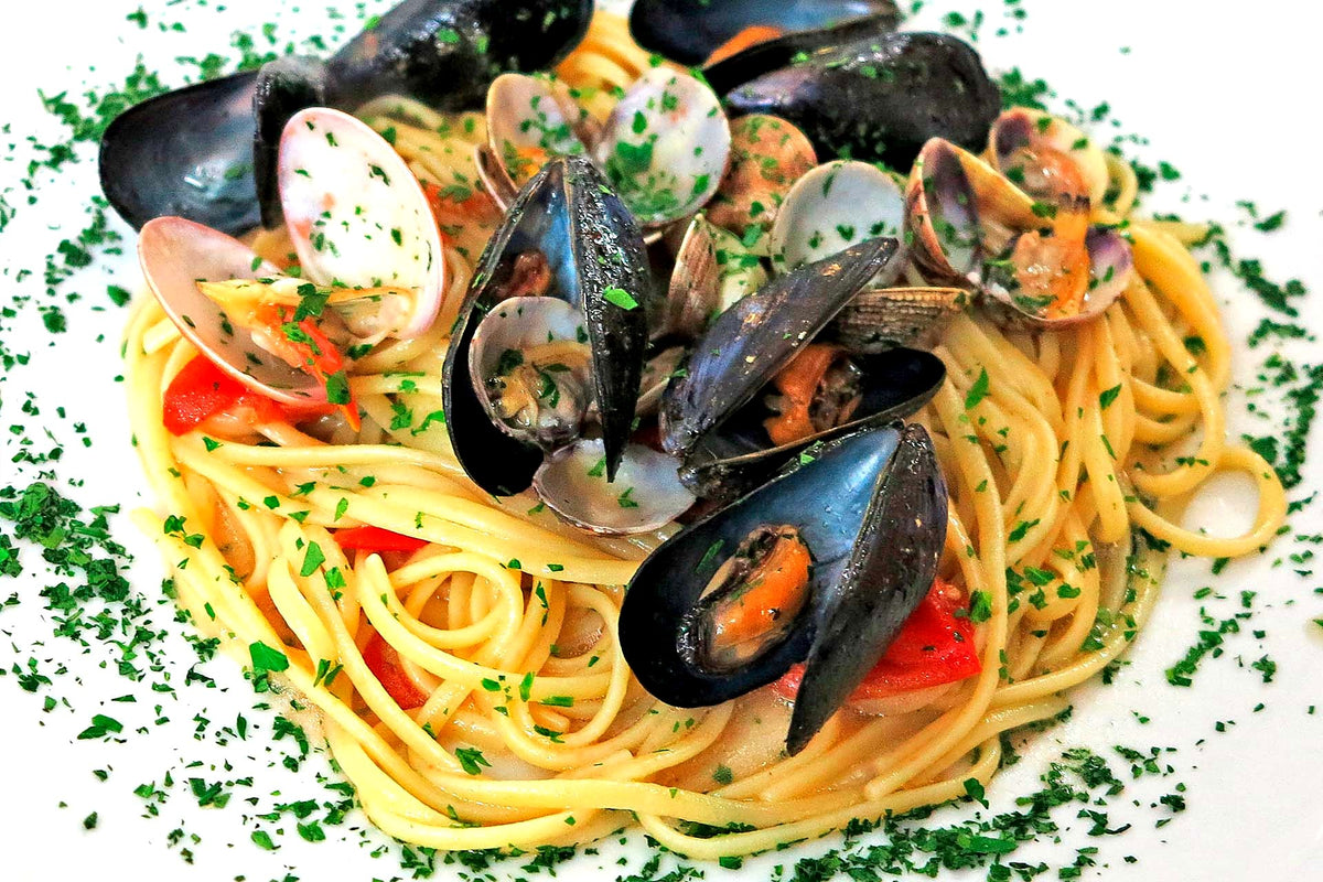 Linguine with clams and mussels at Osteria da Carmela