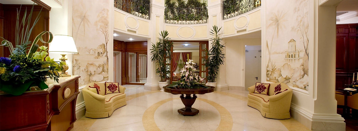 Hall of Palazzo Alabardieri