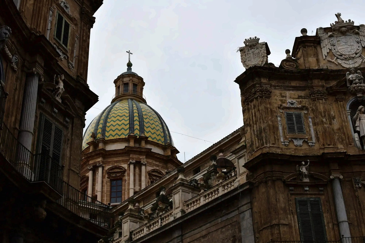 Baroque facades and a dome seen from outside Bisso Bistrot
