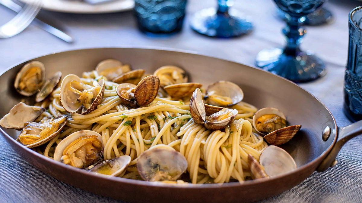 Spaghetti with clams at Il Delfino