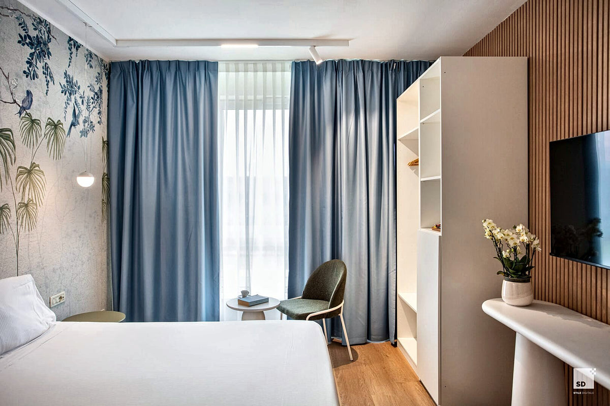 A Classic room with botanical wallpaper at Hotel Repubblica Marinara