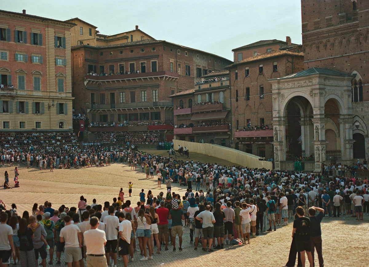 Crowds filling Piazza del Campo on Palio day